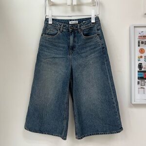 Low Classic Wide-Leg Denim Culottes in Medium Blue